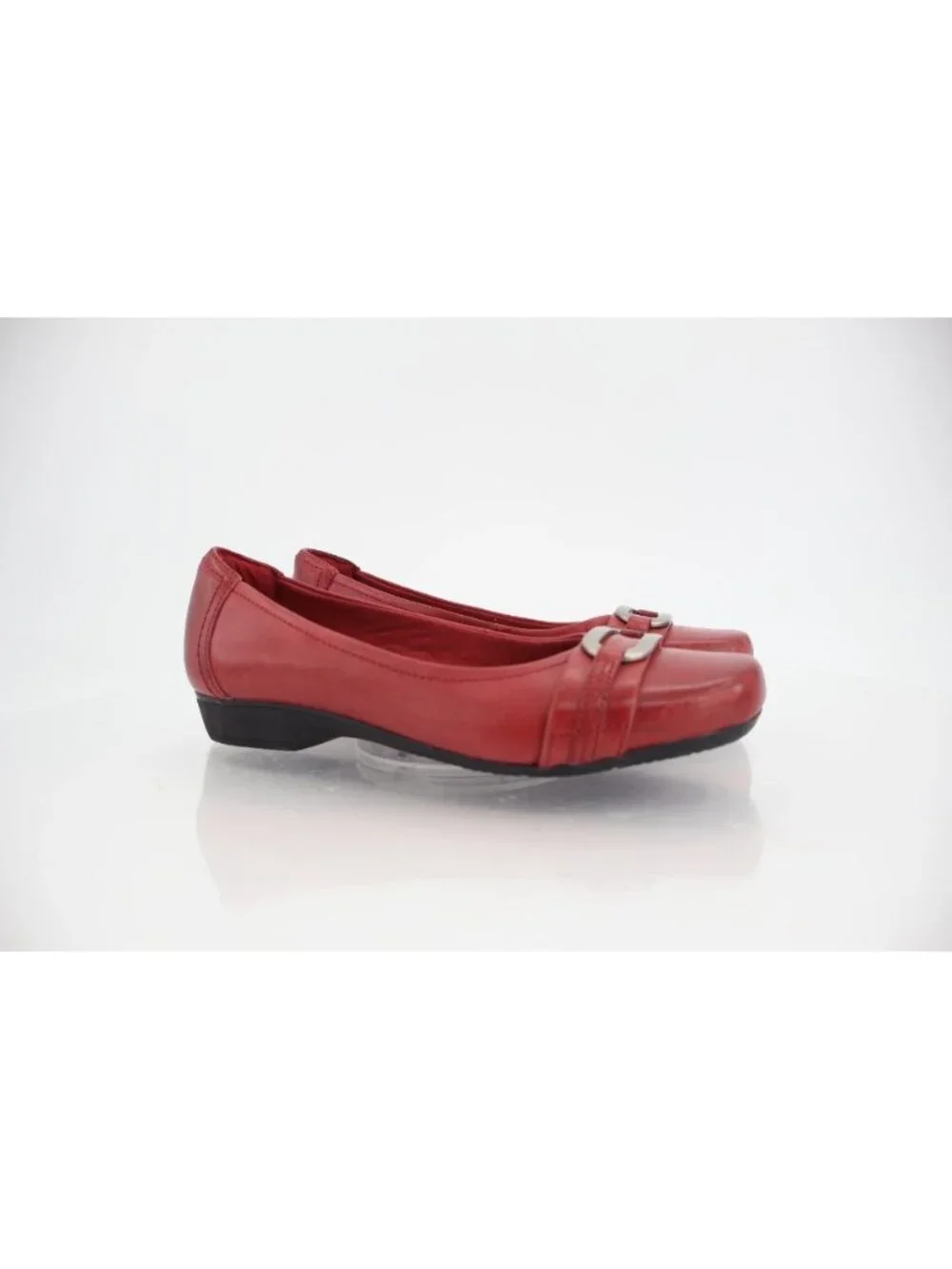 Clarks Women's Blanche Rosa Flat Size 6 Red Leather Silver Buckle Elegant